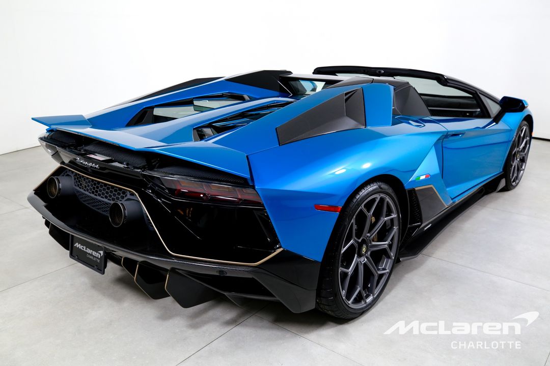 2022 Lamborghini Aventador