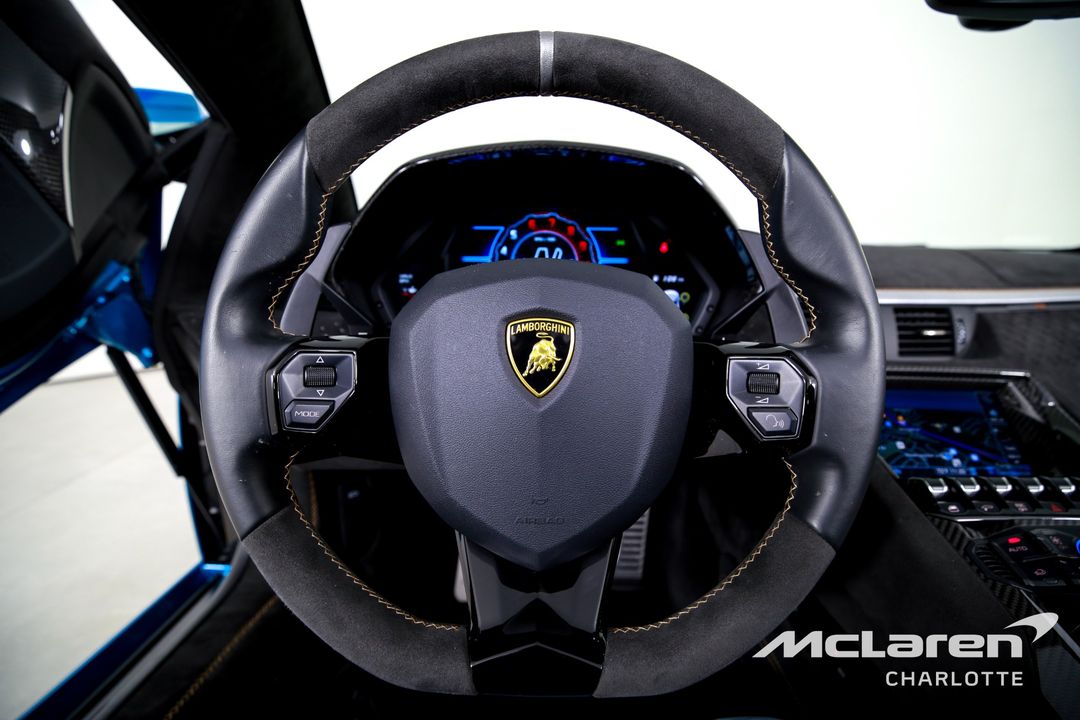 2022 Lamborghini Aventador