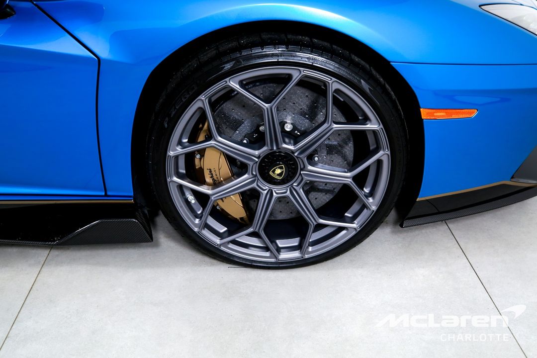 2022 Lamborghini Aventador