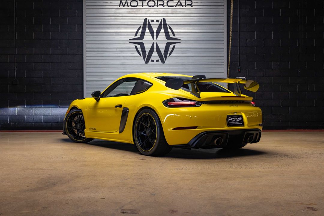 2025 Porsche GT4 RS Weissach
