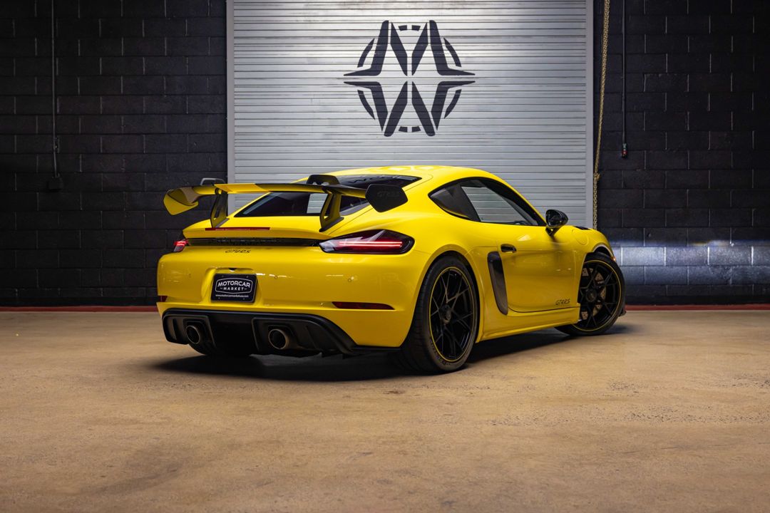 2025 Porsche GT4 RS Weissach