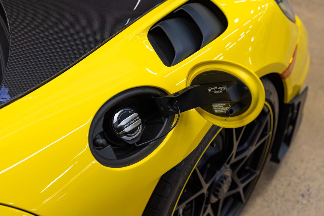 2025 Porsche GT4 RS Weissach