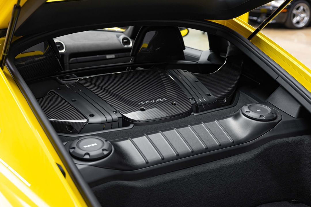 2025 Porsche GT4 RS Weissach