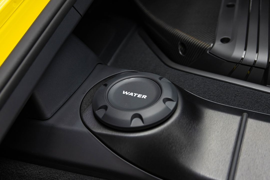 2025 Porsche GT4 RS Weissach