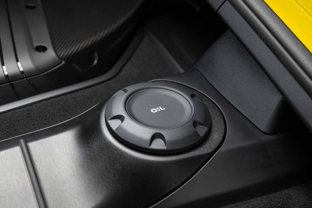 2025 Porsche GT4 RS Weissach