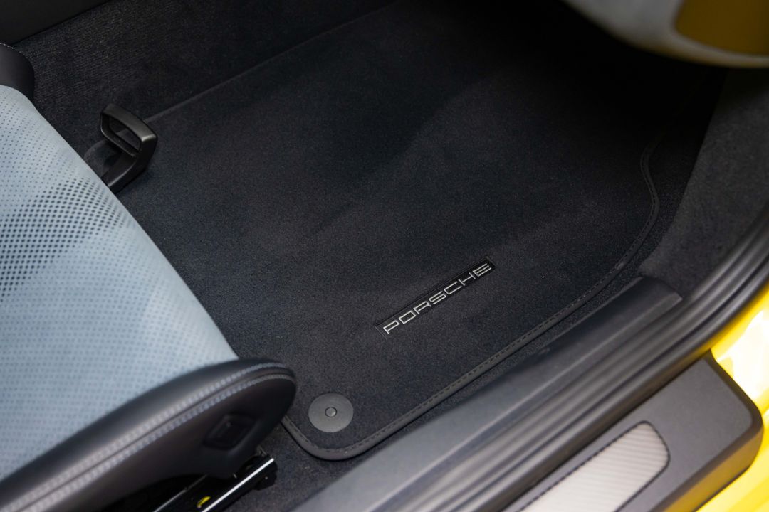 2025 Porsche GT4 RS Weissach