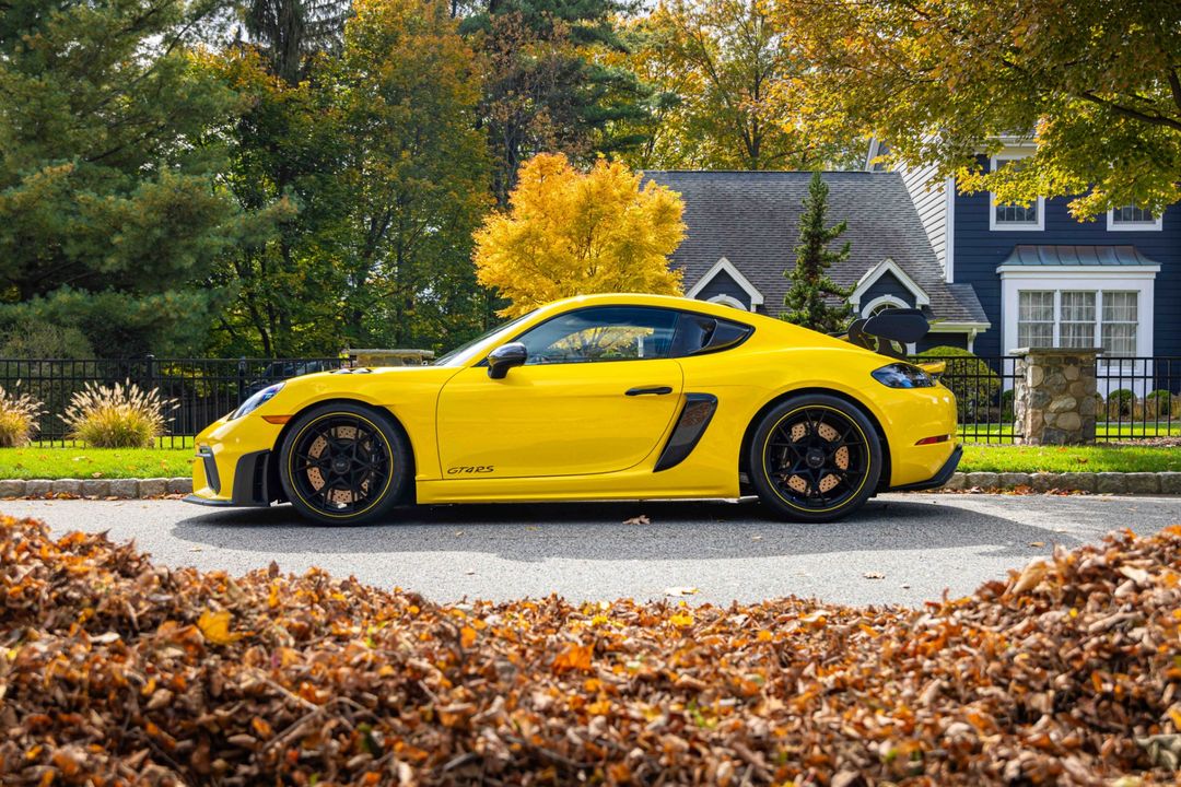 2025 Porsche GT4 RS Weissach