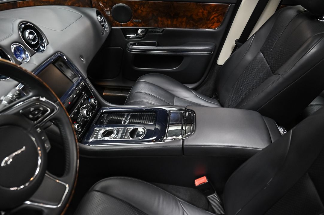 2013 Jaguar XJ