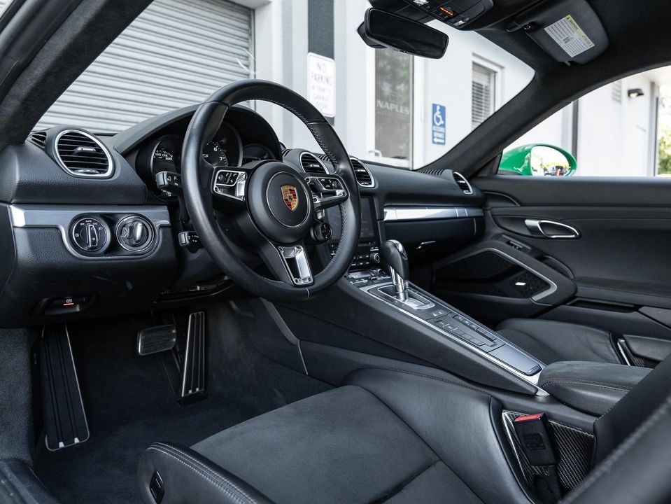 2023 Porsche 718 Cayman