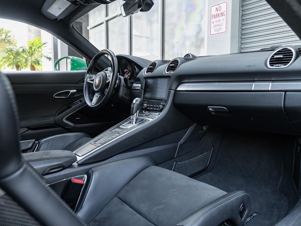 2023 Porsche 718 Cayman