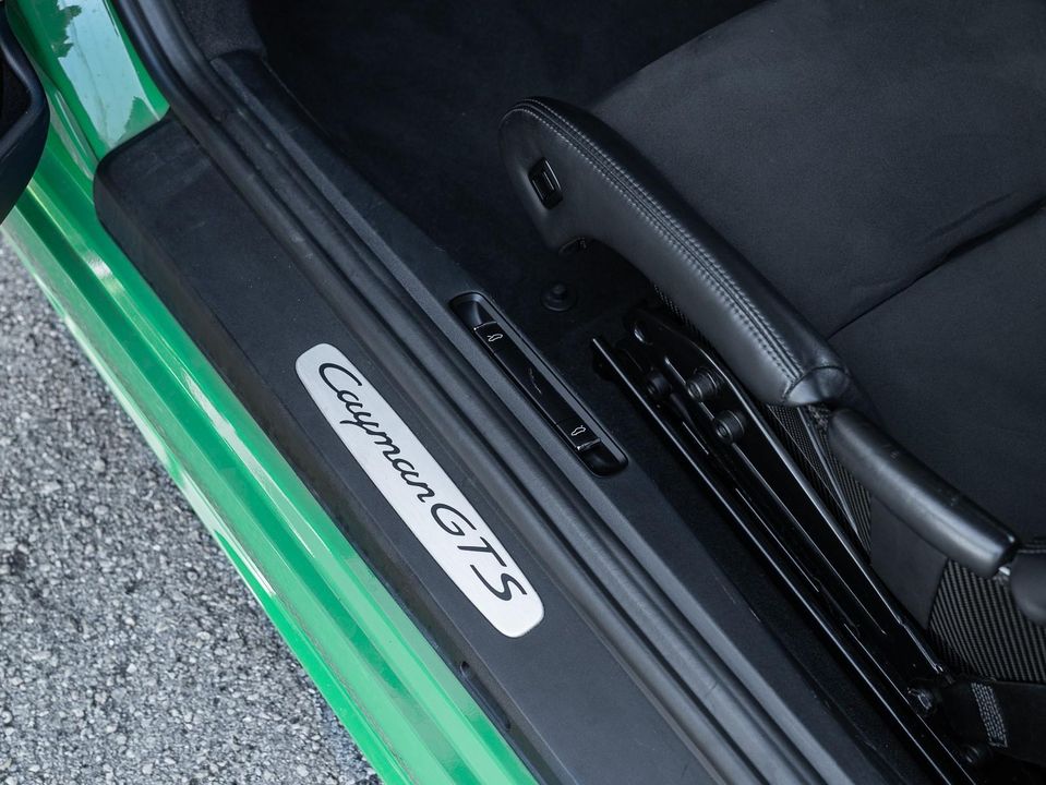 2023 Porsche 718 Cayman