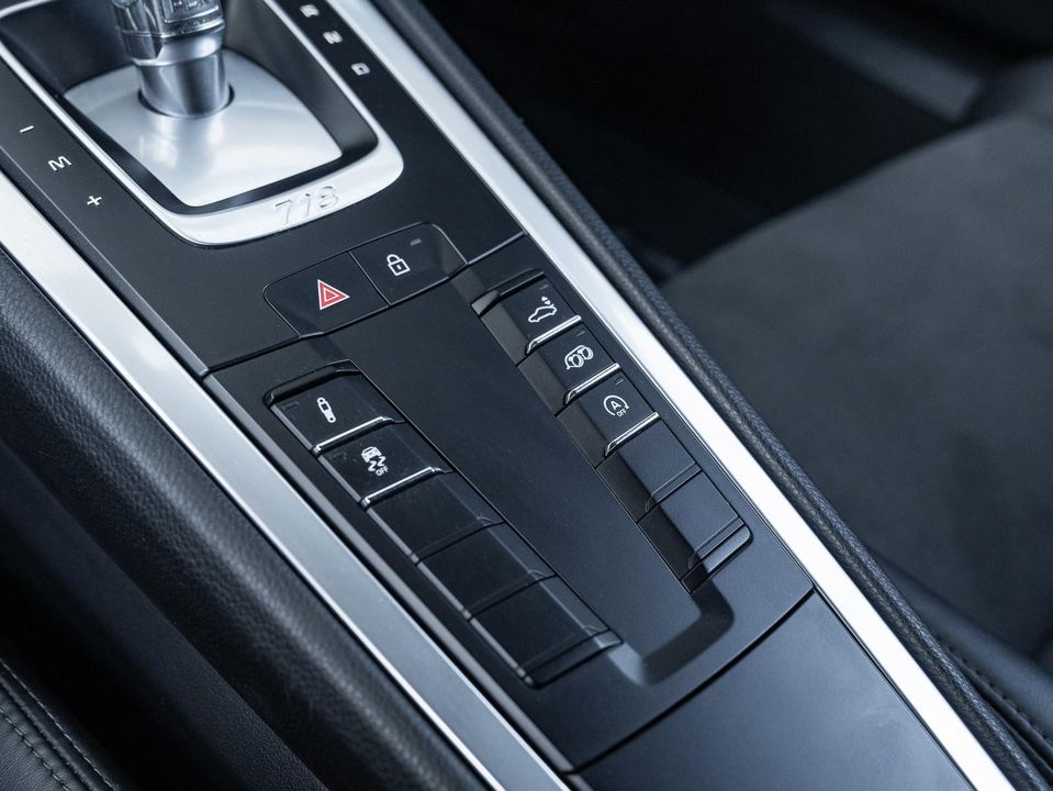 2023 Porsche 718 Cayman