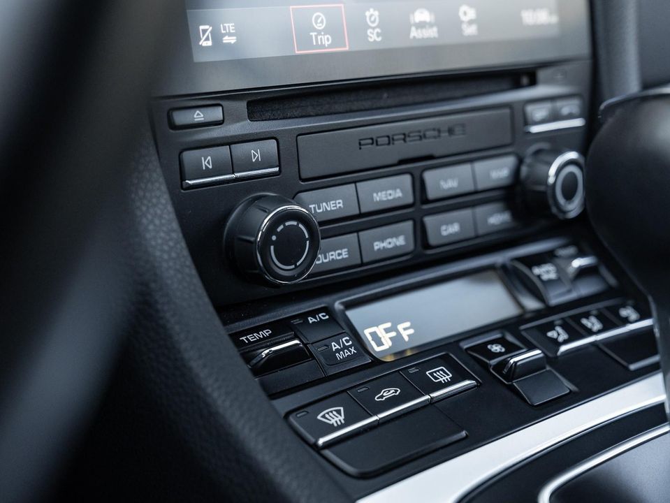 2023 Porsche 718 Cayman