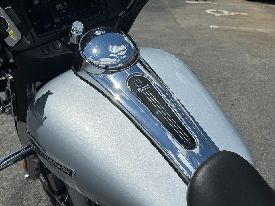 2023 Harley Davidson Street Glide FLHX