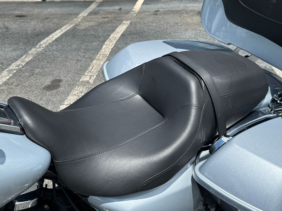 2023 Harley Davidson Street Glide FLHX