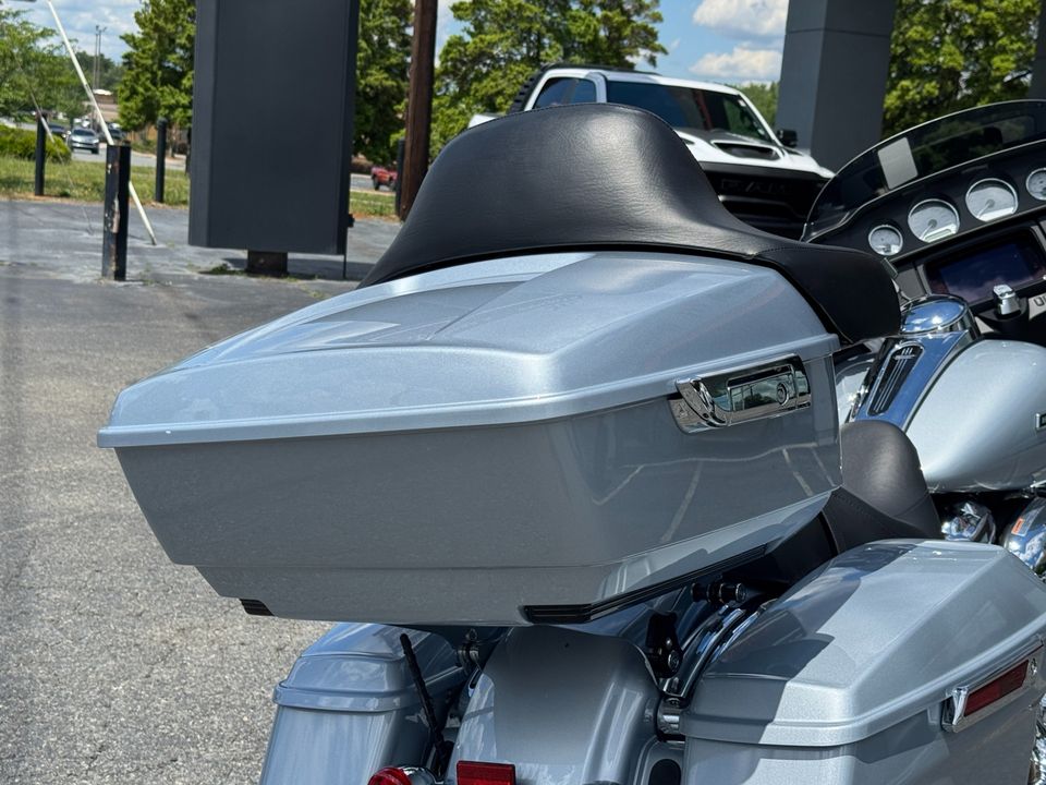 2023 Harley Davidson Street Glide FLHX