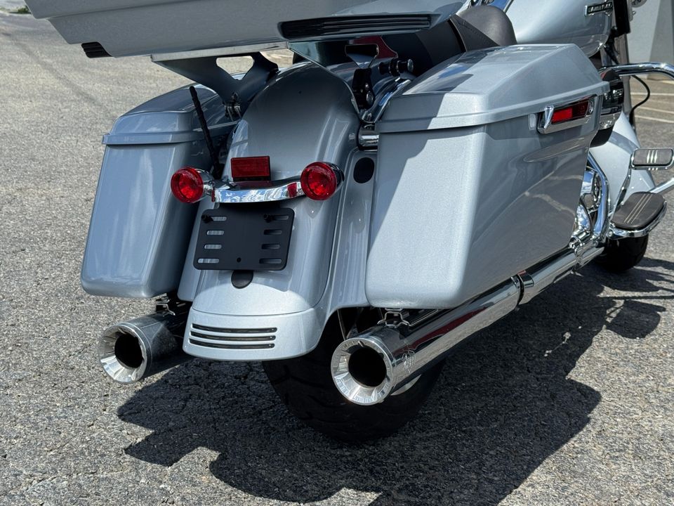 2023 Harley Davidson Street Glide FLHX