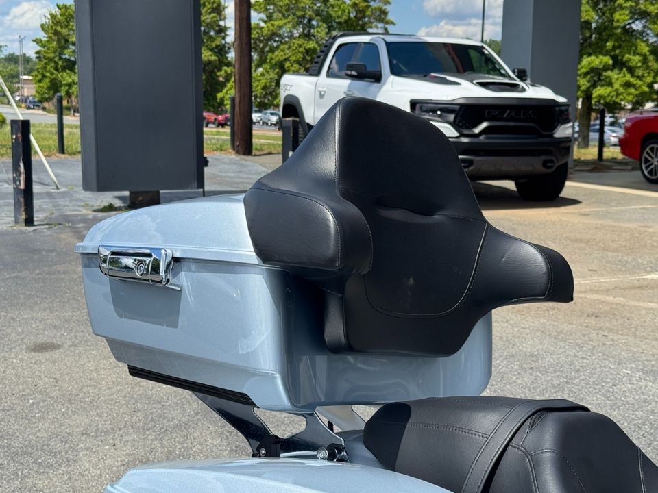 2023 Harley Davidson Street Glide FLHX