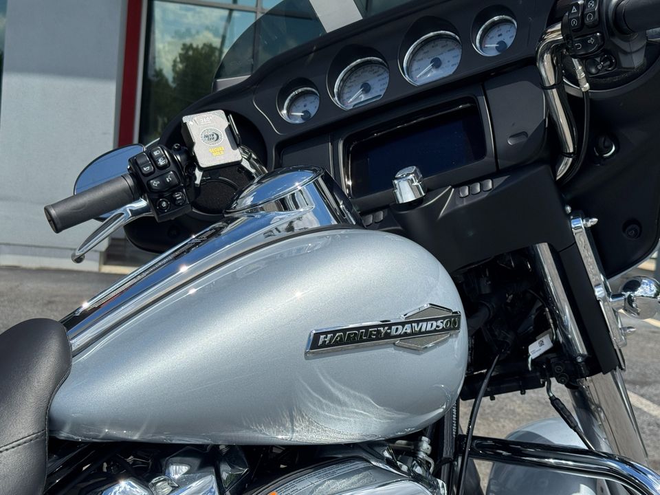 2023 Harley Davidson Street Glide FLHX
