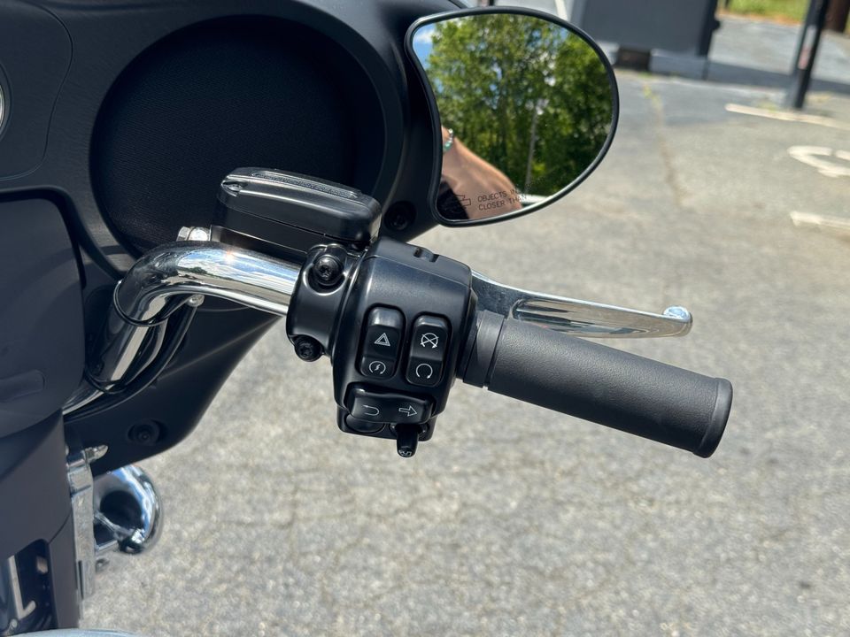 2023 Harley Davidson Street Glide FLHX