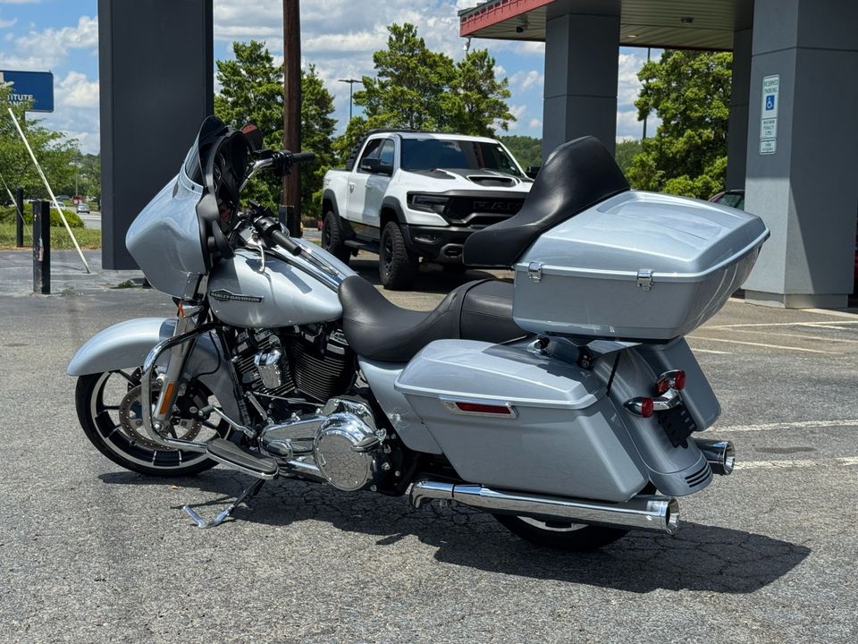 2023 Harley Davidson Street Glide FLHX