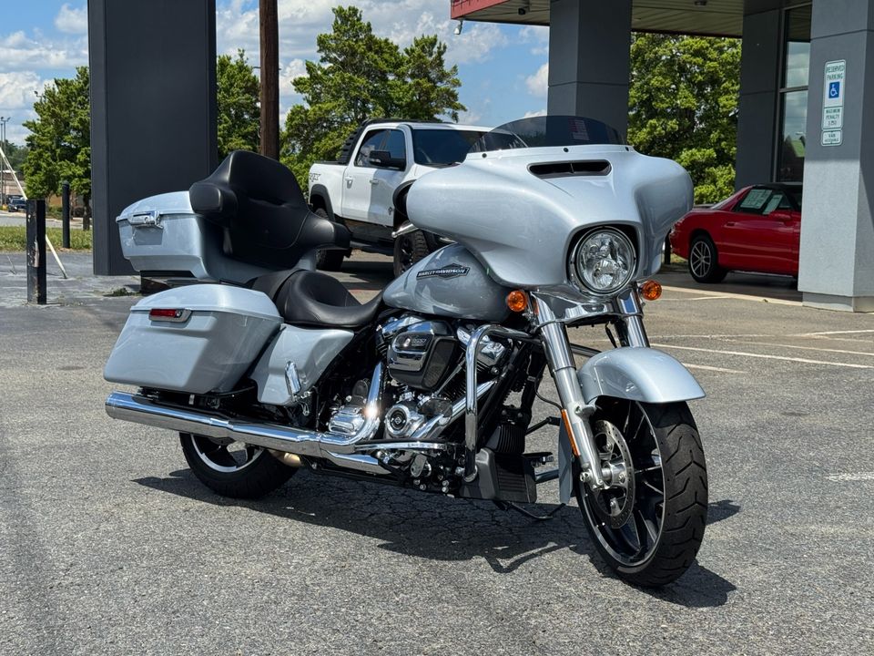 2023 Harley Davidson Street Glide FLHX