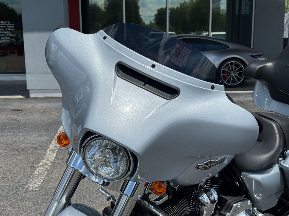 2023 Harley Davidson Street Glide FLHX