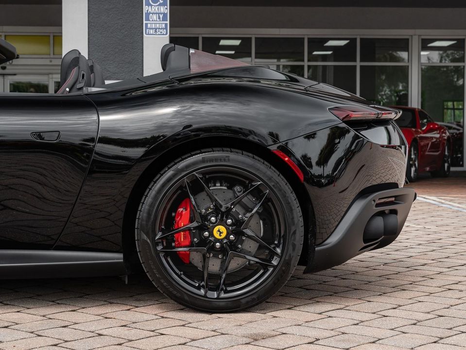 2025 Ferrari Roma Spider