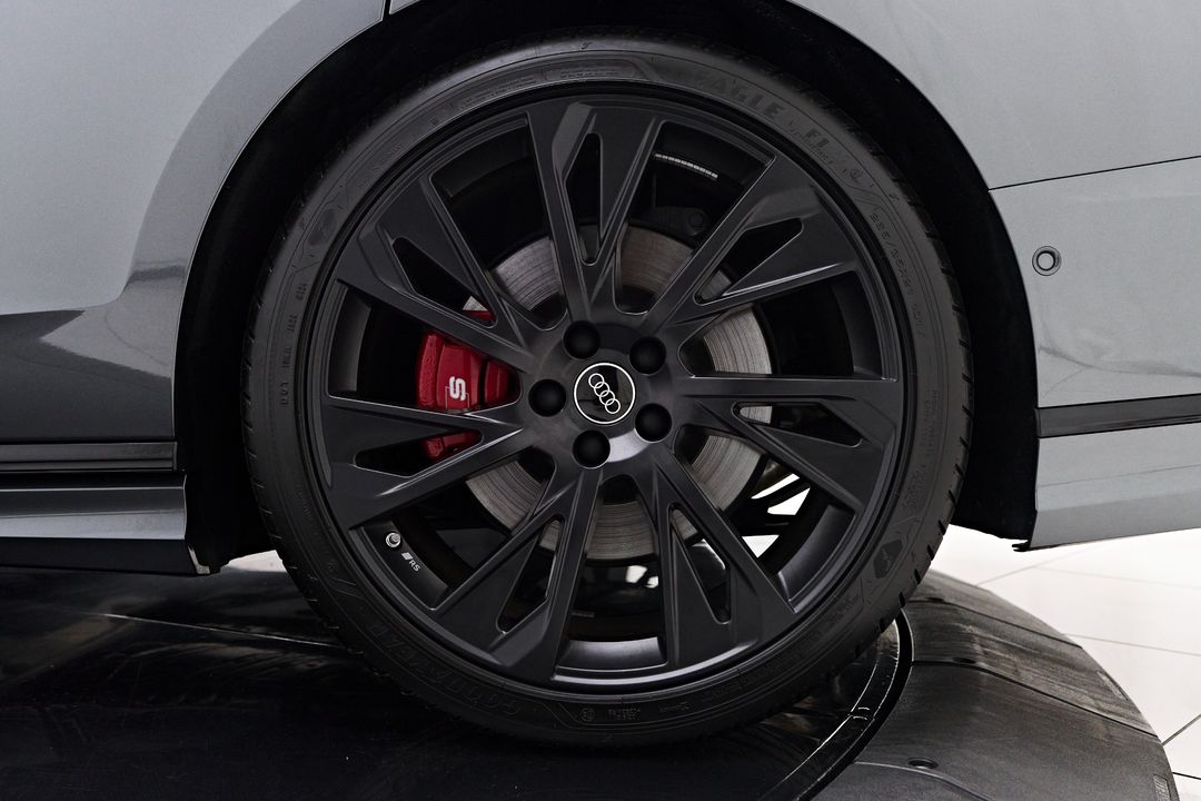 2025 Audi S8