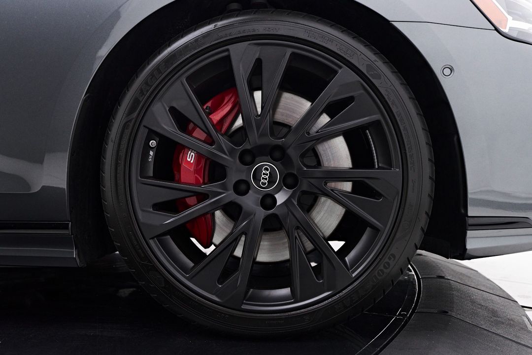 2025 Audi S8