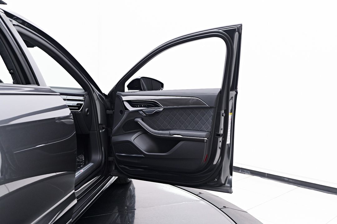2025 Audi S8