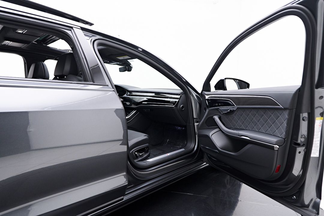 2025 Audi S8