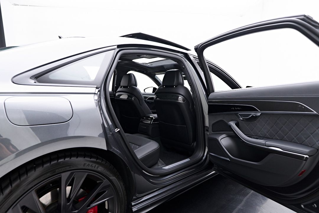 2025 Audi S8