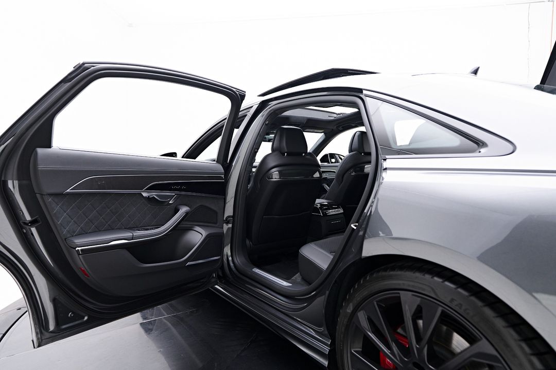2025 Audi S8