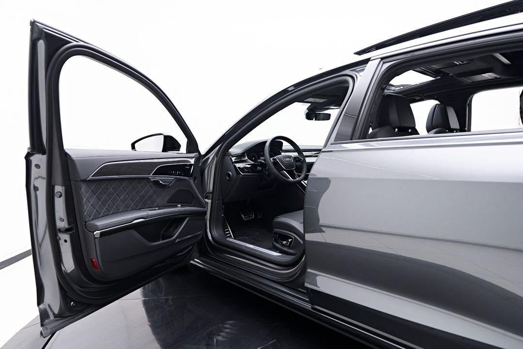 2025 Audi S8