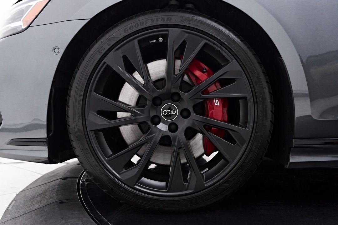 2025 Audi S8
