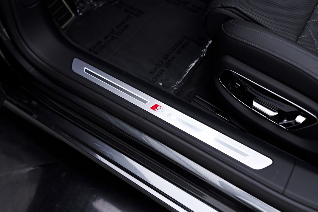 2025 Audi S8