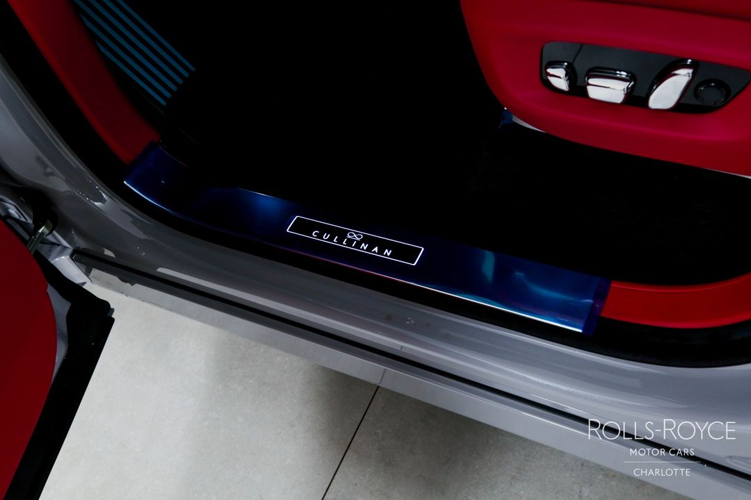 2025 Rolls-Royce Black Badge Cullinan