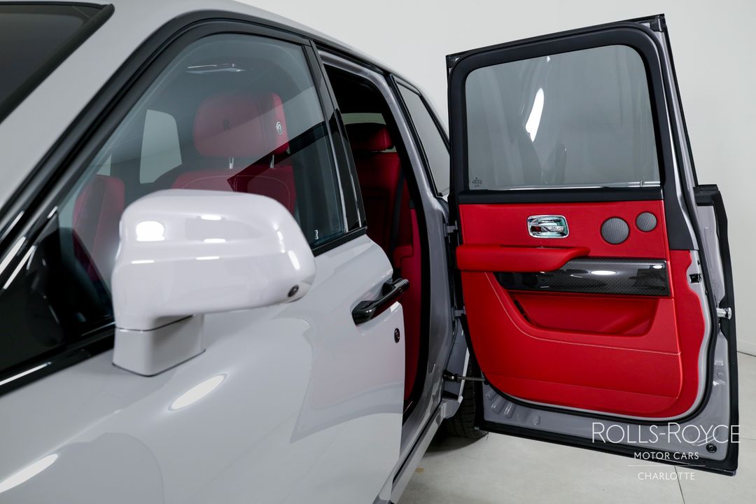 2025 Rolls-Royce Black Badge Cullinan