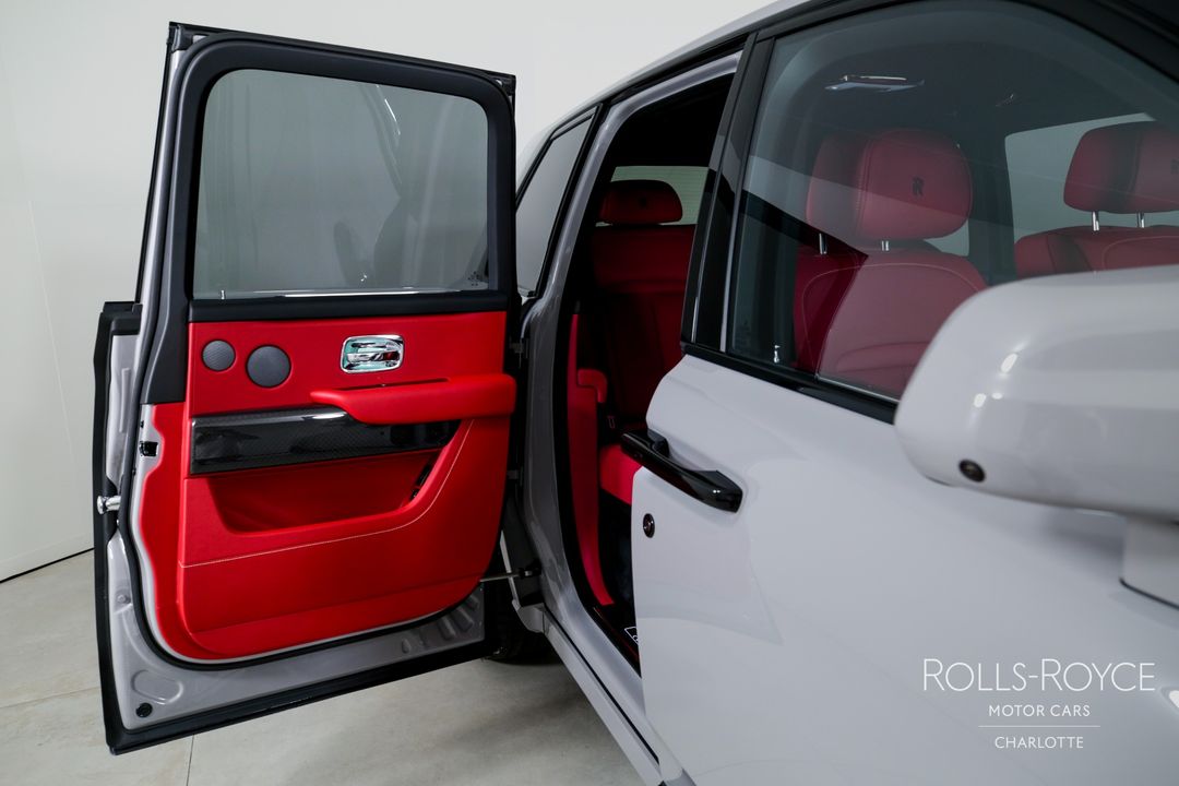 2025 Rolls-Royce Black Badge Cullinan