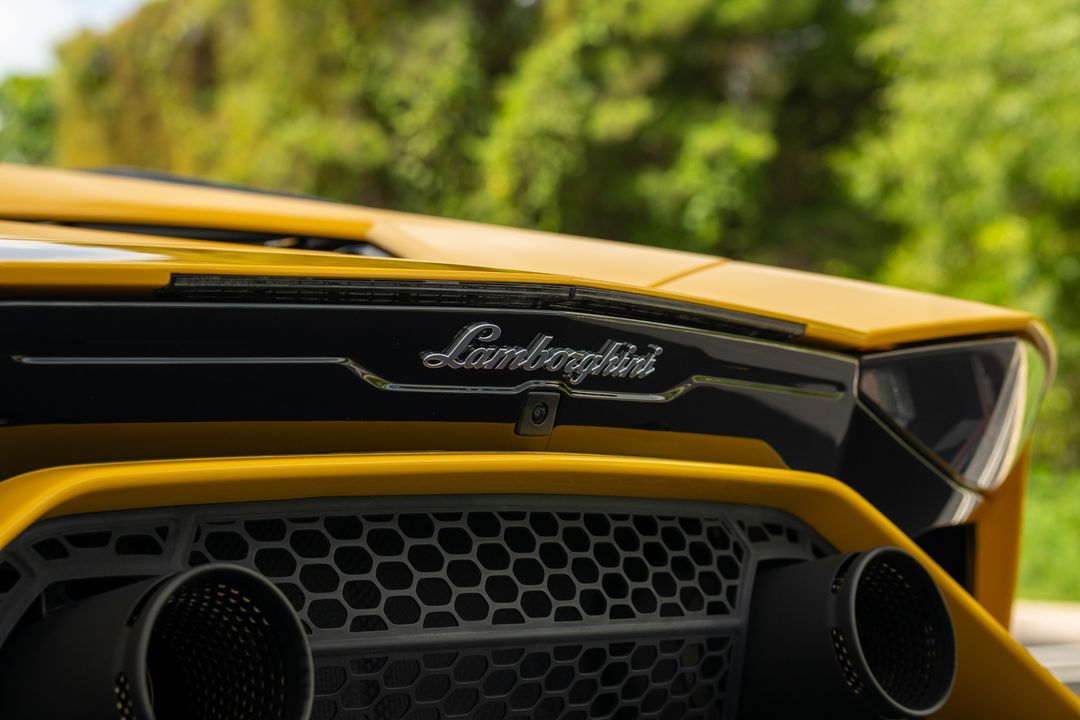 2022 Lamborghini Aventador
