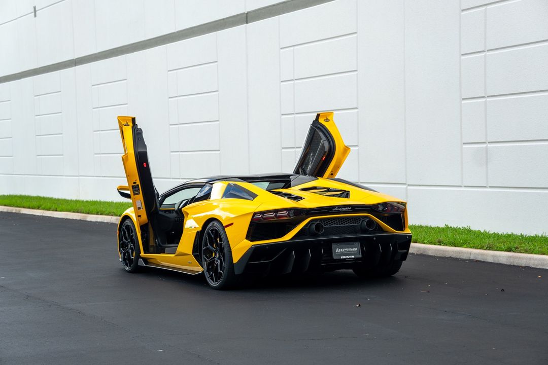 2022 Lamborghini Aventador