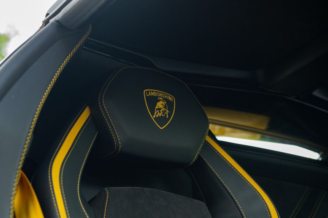 2022 Lamborghini Aventador