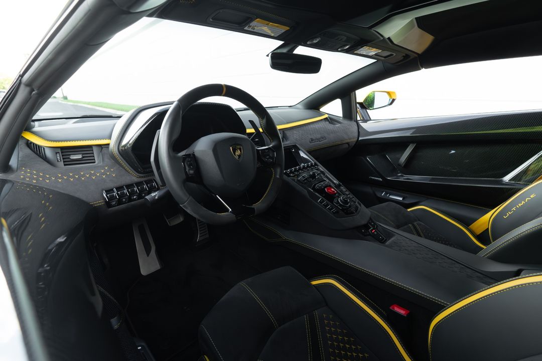 2022 Lamborghini Aventador