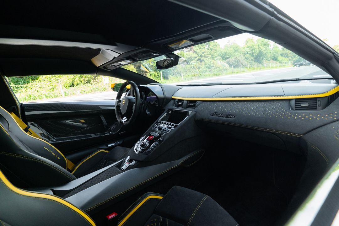 2022 Lamborghini Aventador