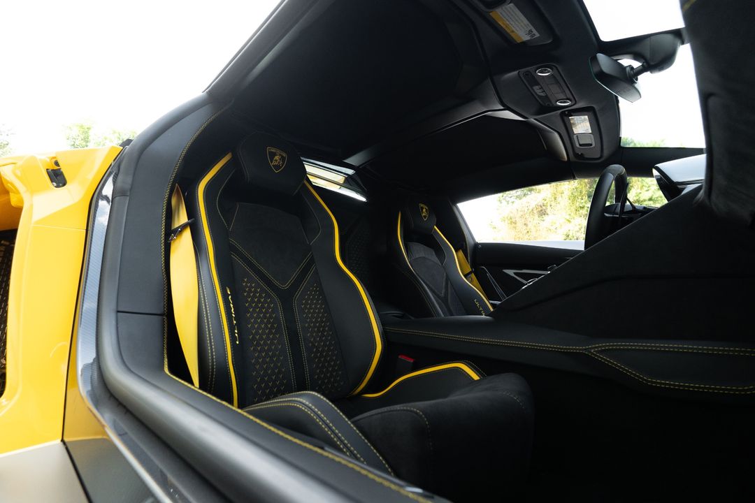 2022 Lamborghini Aventador