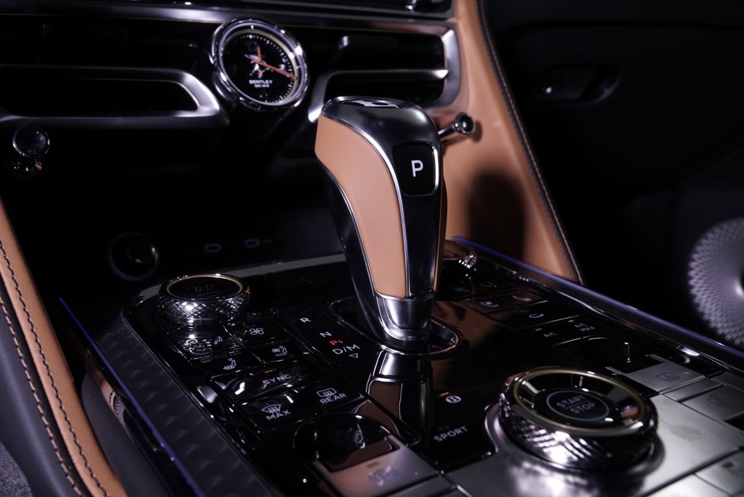 2025 Bentley Flying Spur