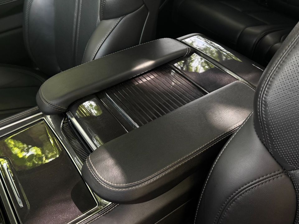 2024 Jeep Wagoneer