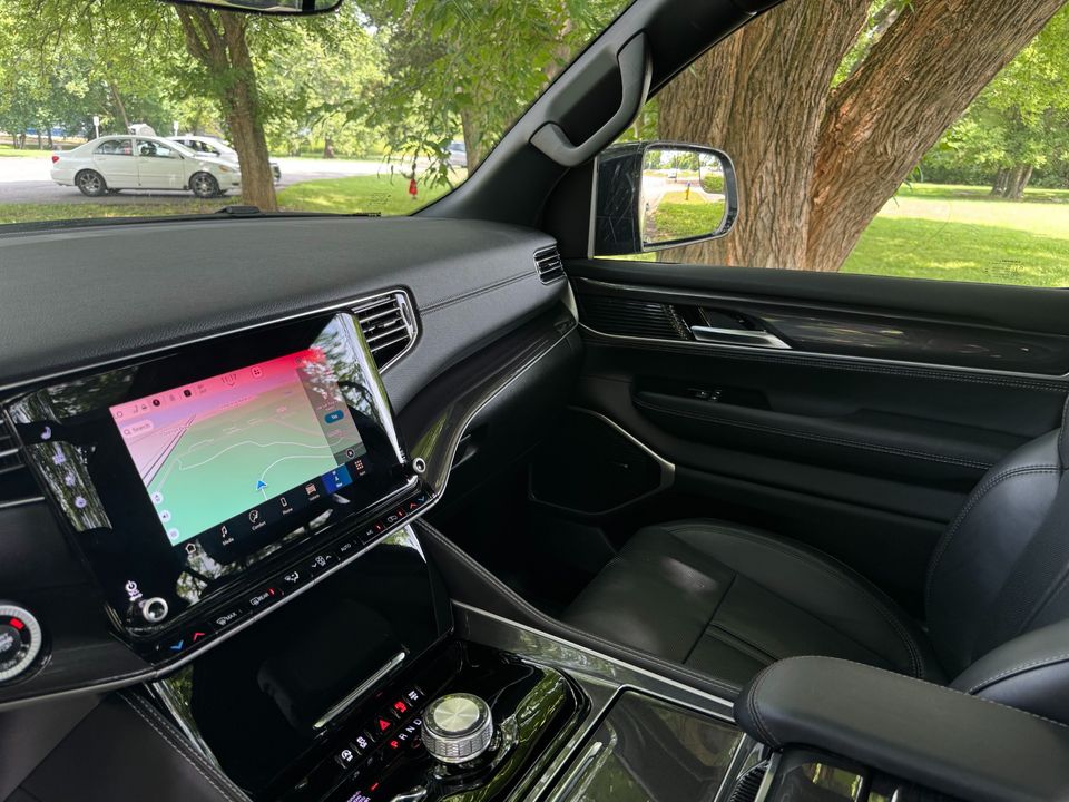 2024 Jeep Wagoneer