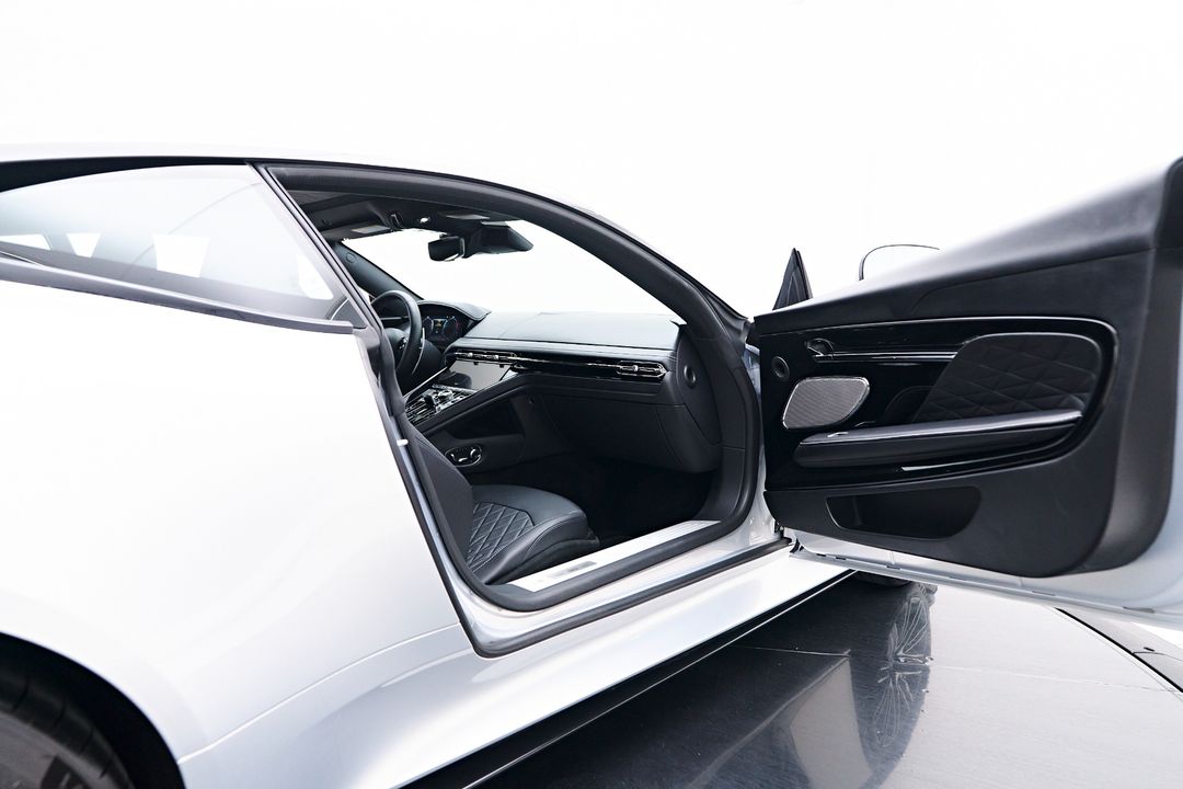2024 Aston Martin DB12